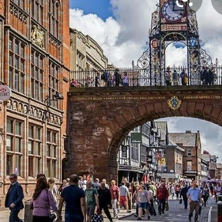Spacious Duplex 2 Bed Apartment Central Location By Canal - Chester Uk Esterno foto